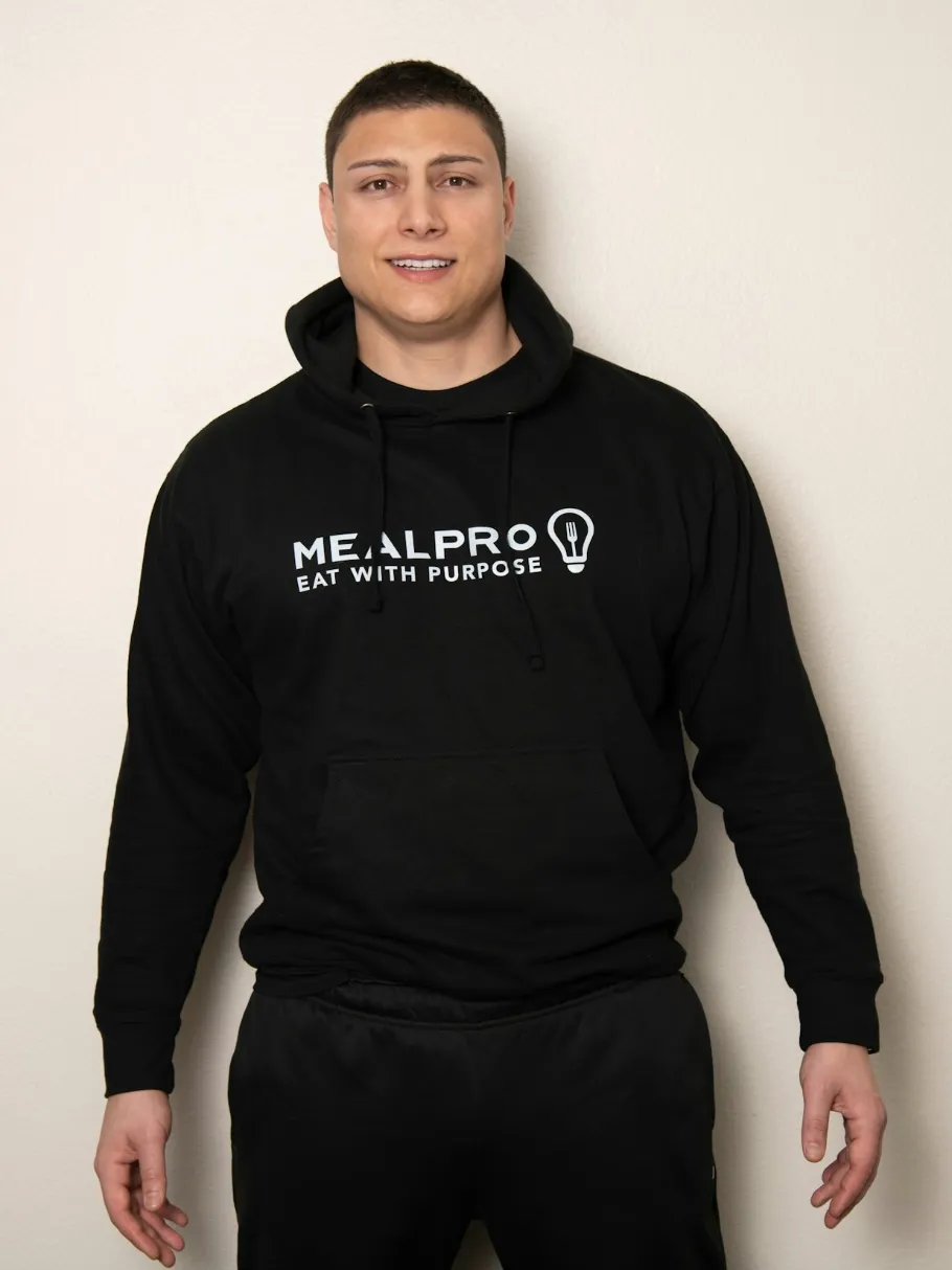 Kapucnis pulóver logóval